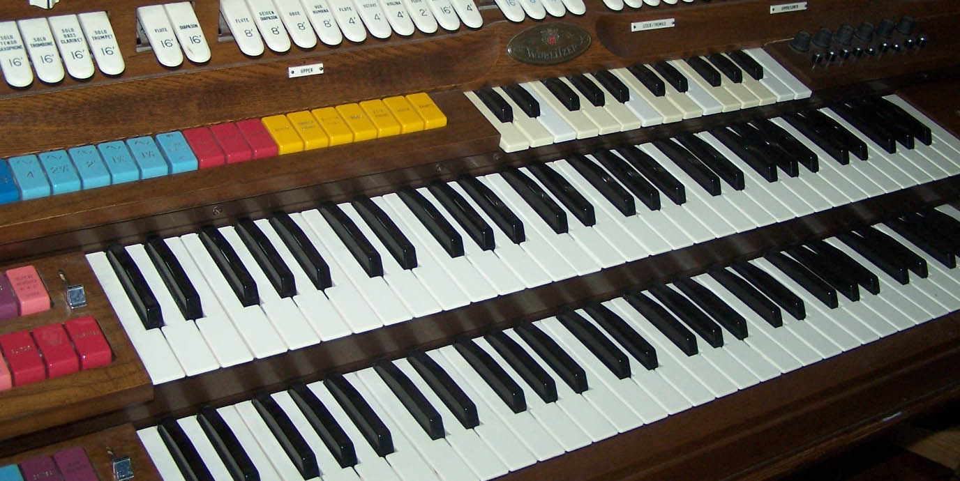 electronic organ